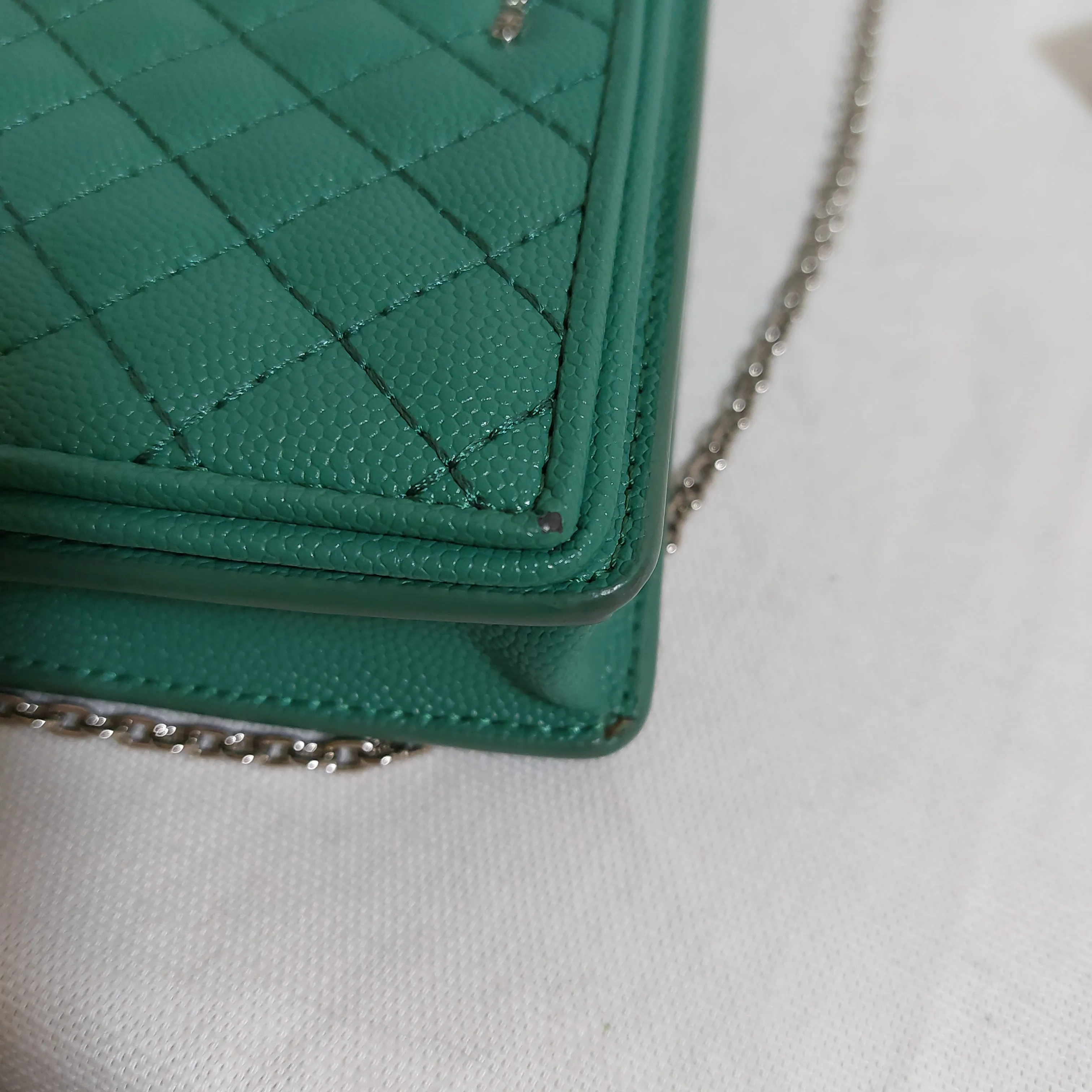 Charles & Keith Green Quilted Wallet-On-Chain | Gently Used |