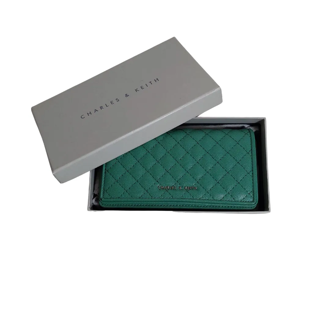 Charles & Keith Green Quilted Wallet-On-Chain | Gently Used |