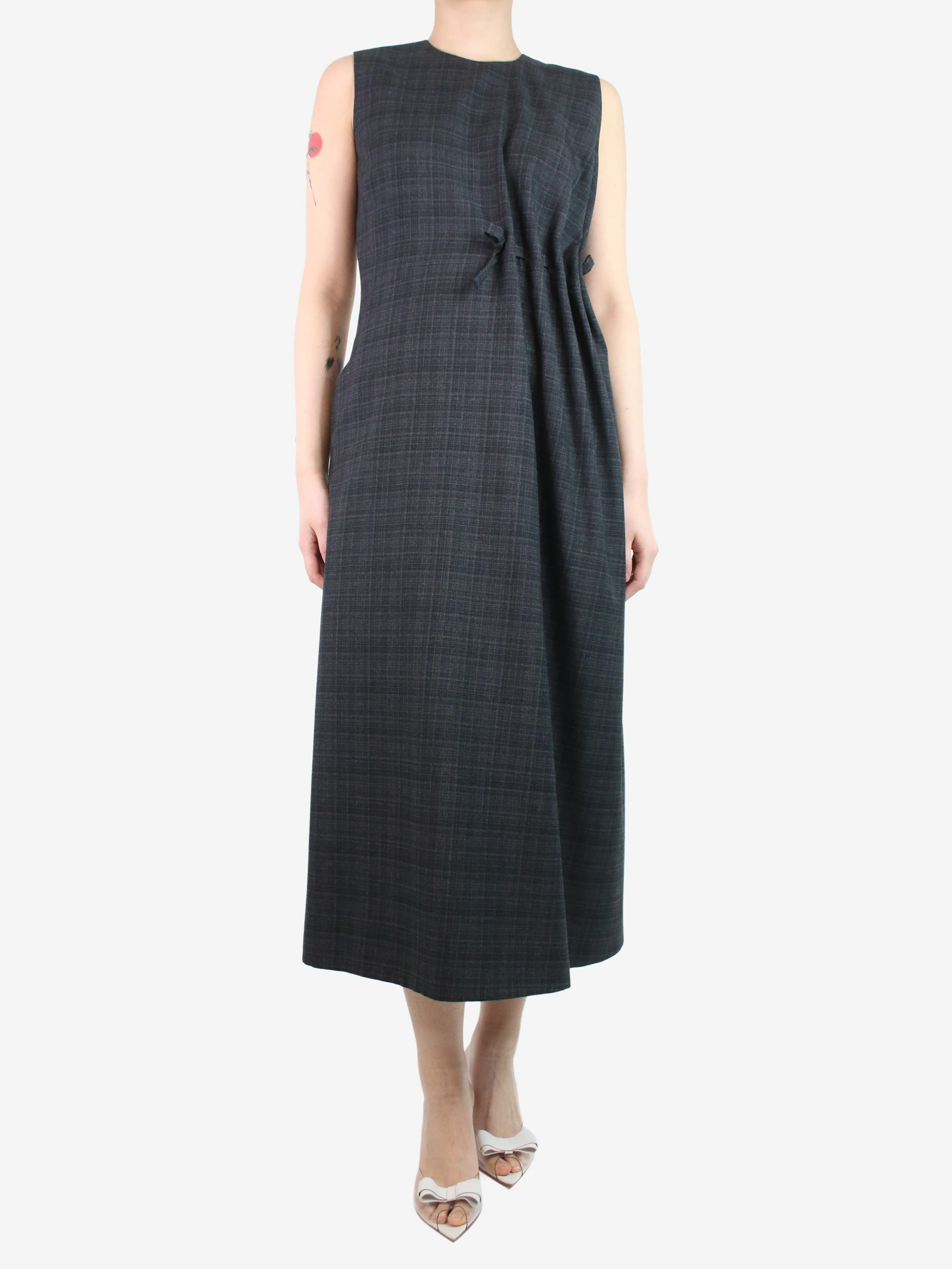 Grey sleeveless checkered wool pleated midi dress - size UK 10