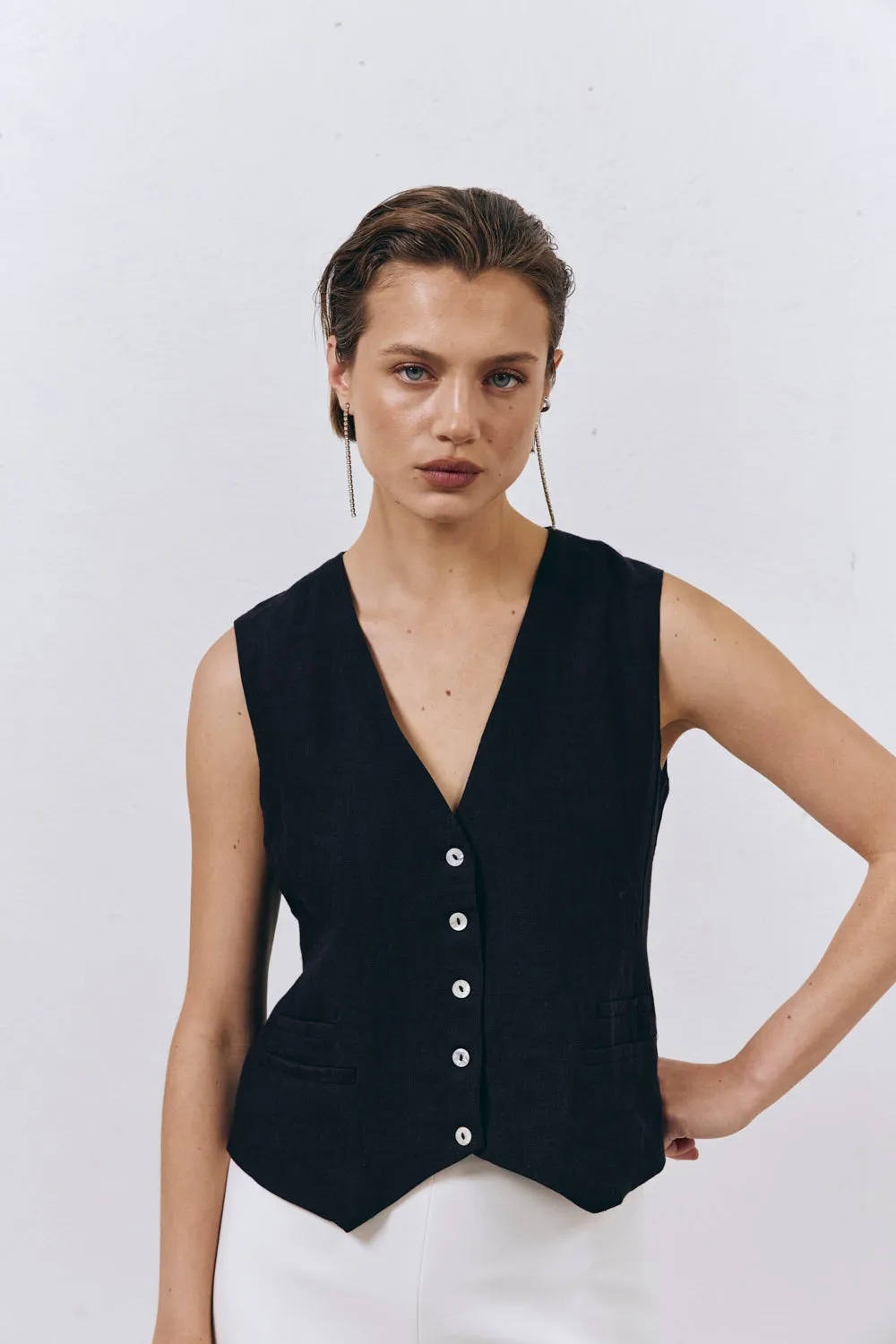 Italian Streets Linen Vest Black