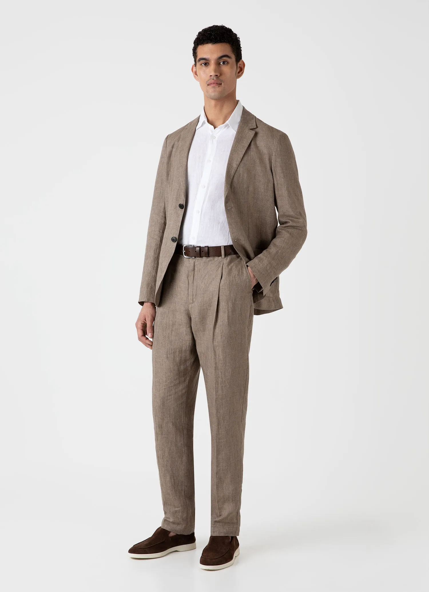 Men's Pleated Linen Trouser in Dark Sand