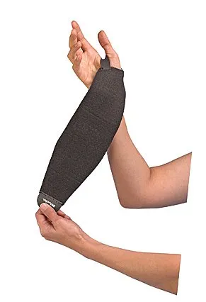 Mueller Sport Care Wraparound Moderate Wrist Support