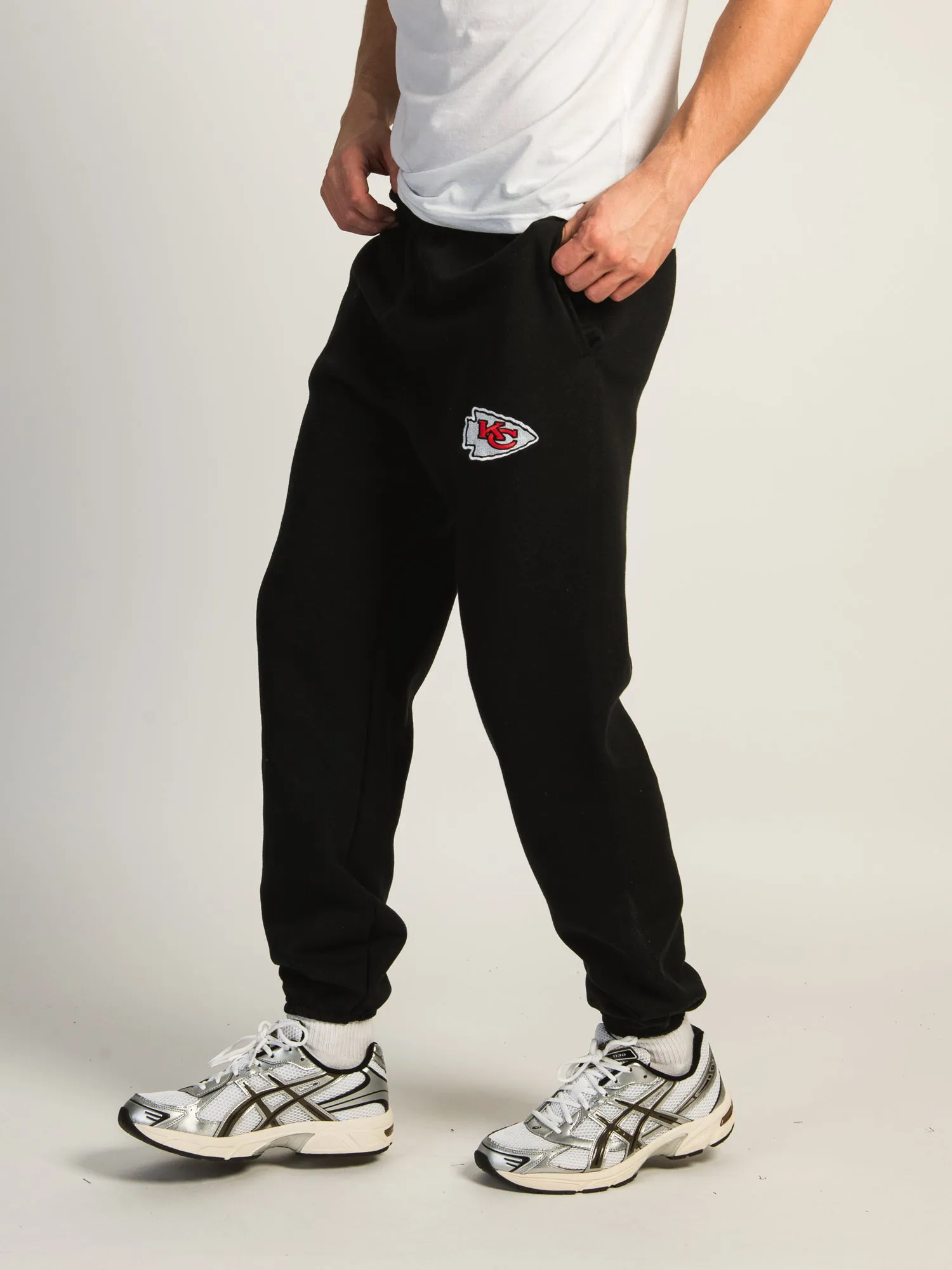 RUSSELL KANSAS CITY CHIEFS EMBROIDERED SWEATPANTS