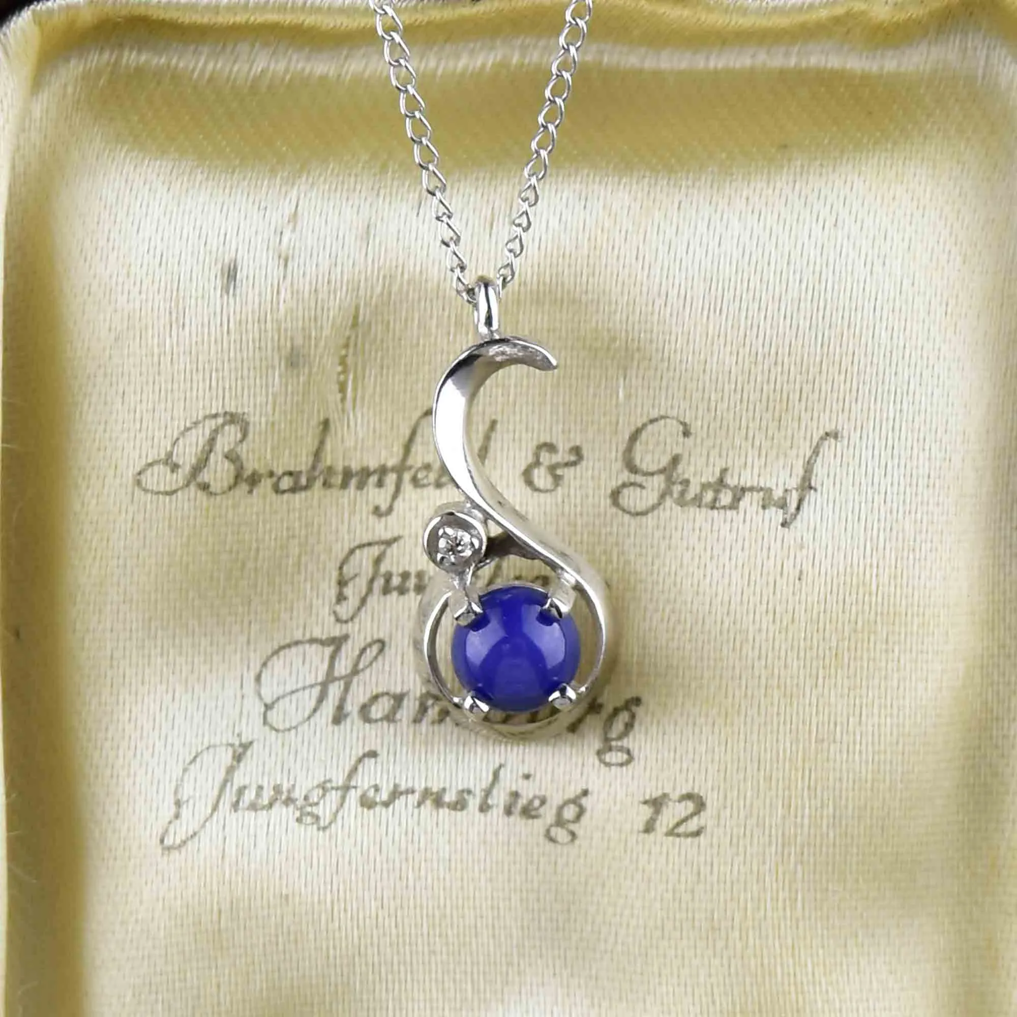 Vintage 10K White Gold Diamond Star Sapphire Pendant Necklace