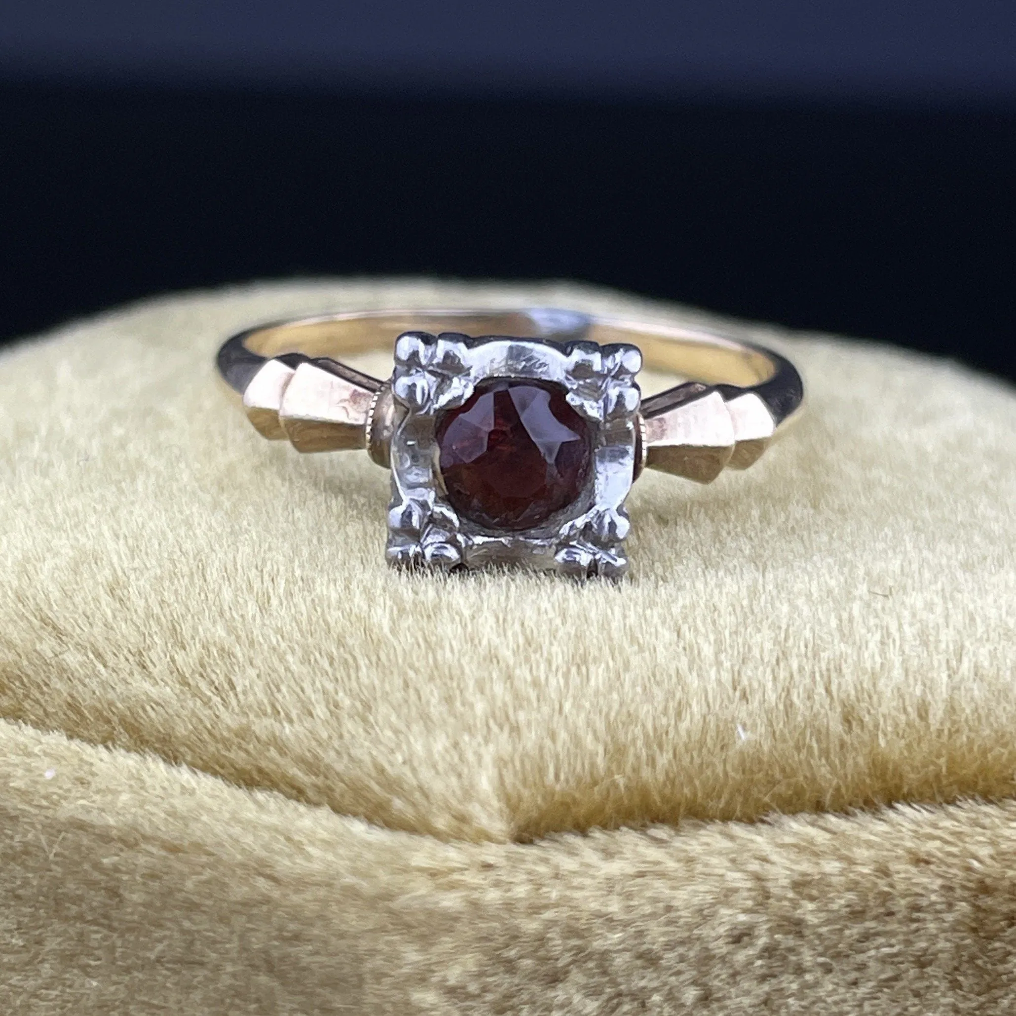 Vintage Art Deco 14K Gold Garnet Solitaire Illusion Ring, Sz 6.5