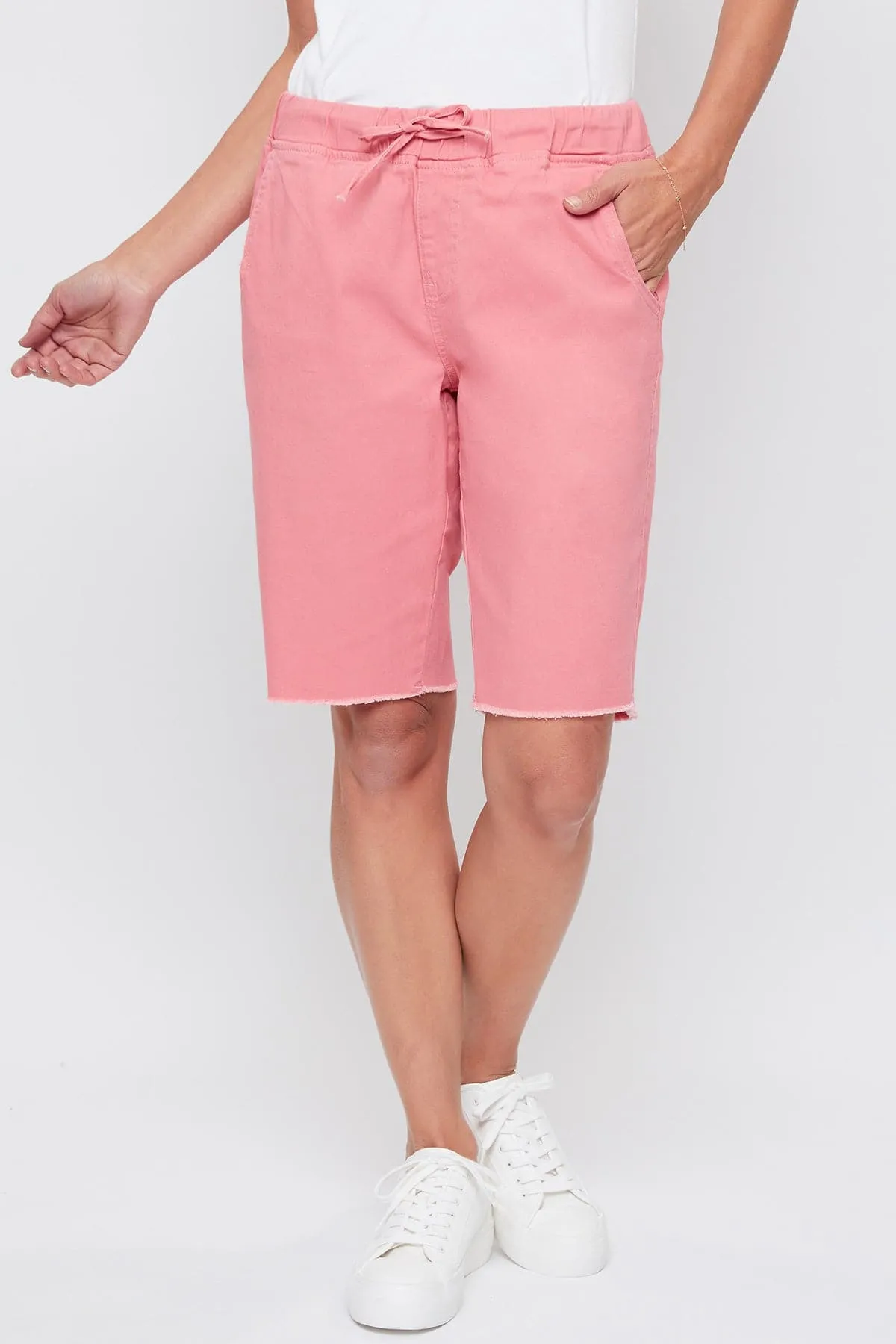 Women's Elastic Waist Bermuda With Fray Hem